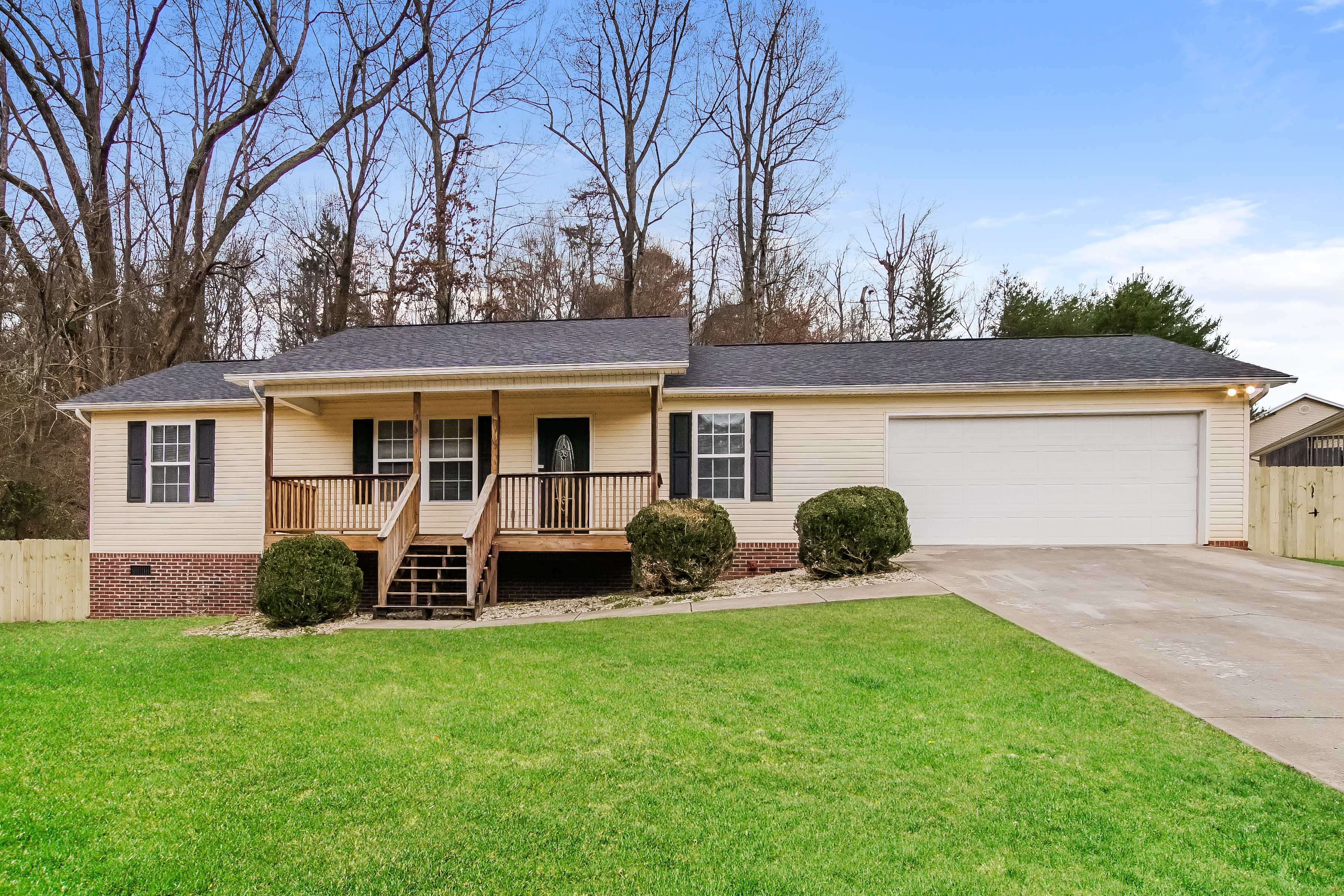 8521 CROSSWIND LANDING LN KNOXVILLE, TN 37924